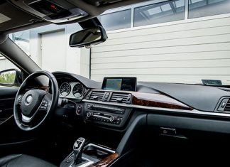 Własne auto czy wypożyczone? Własne auto czy wypożyczone?