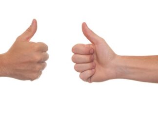 Kto ma pierwszeństwo przy cofaniu? Kto ma pierwszeństwo przy cofaniu?