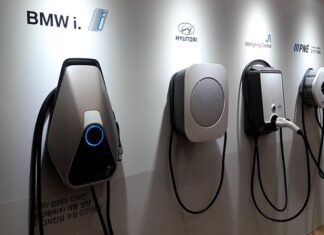 Czy można ładować iPhone ładowarka od laptopa? Czy można ładować iPhone ładowarka od laptopa?