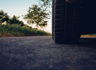 Czym się różni opona od dętki? Czym się różni opona od dętki?