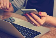 Jak naładować telefon przez laptopa bez kabla? Jak naładować telefon przez laptopa bez kabla?