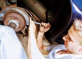 Z jaką siłą dokręcić zębatki w motocyklu? Z jaką siłą dokręcić zębatki w motocyklu?