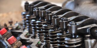 Czy sprężyny wymienia się parami?