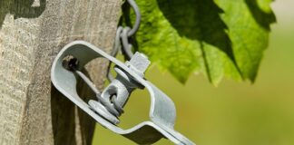 Gdzie jest napinacz paska klinowego?