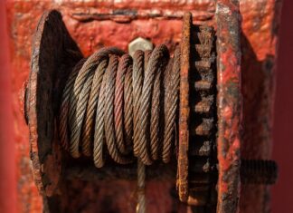 Jak zamontować wyciągarkę ręczna? Jak zamontować wyciągarkę ręczna?